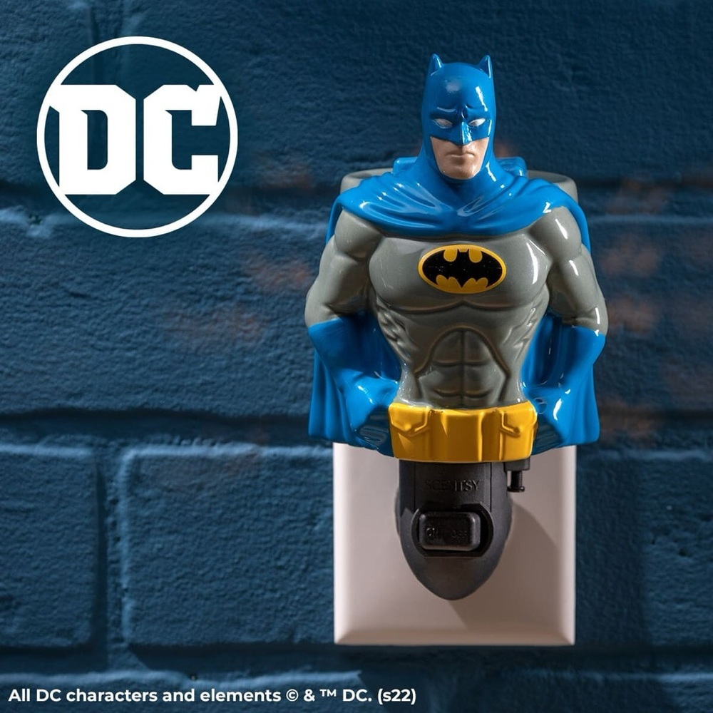 Scentsy DC Batman Wall Wax Warmer/ Heater Blue and Grey w/ Lights